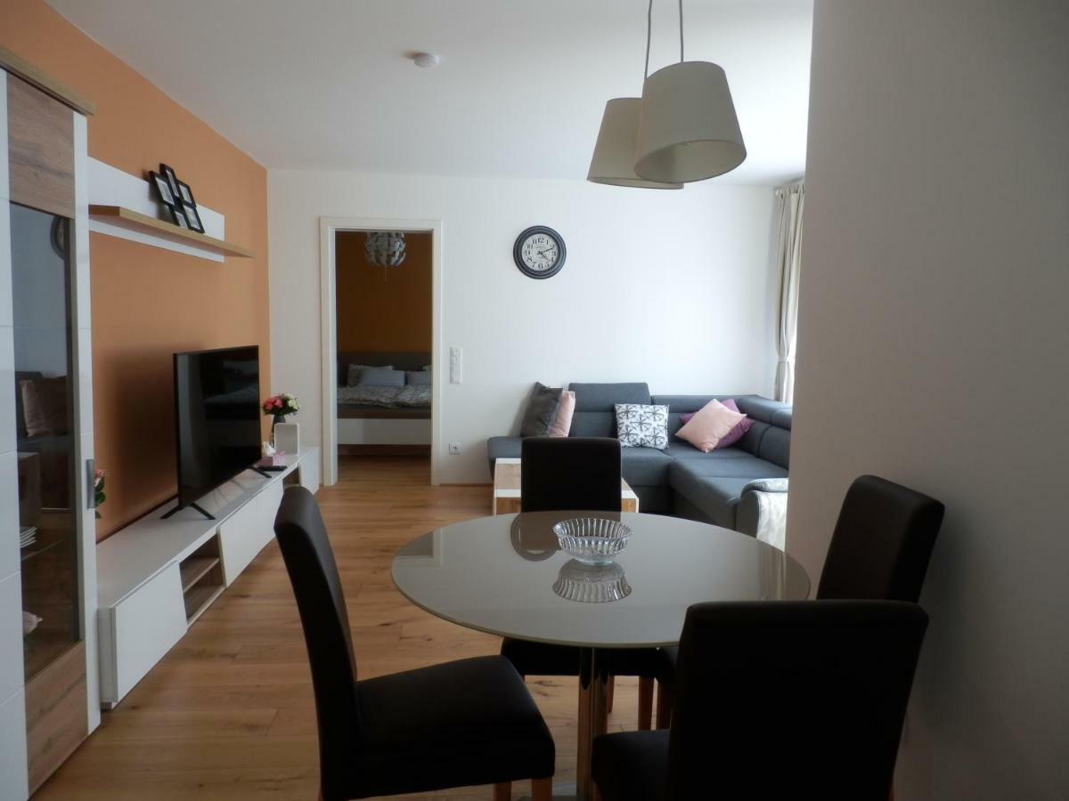 Apartament Spacious, Modern 1-Bdrm Apt Near Vic & Austria Ctr Wiedeń Zewnętrze zdjęcie