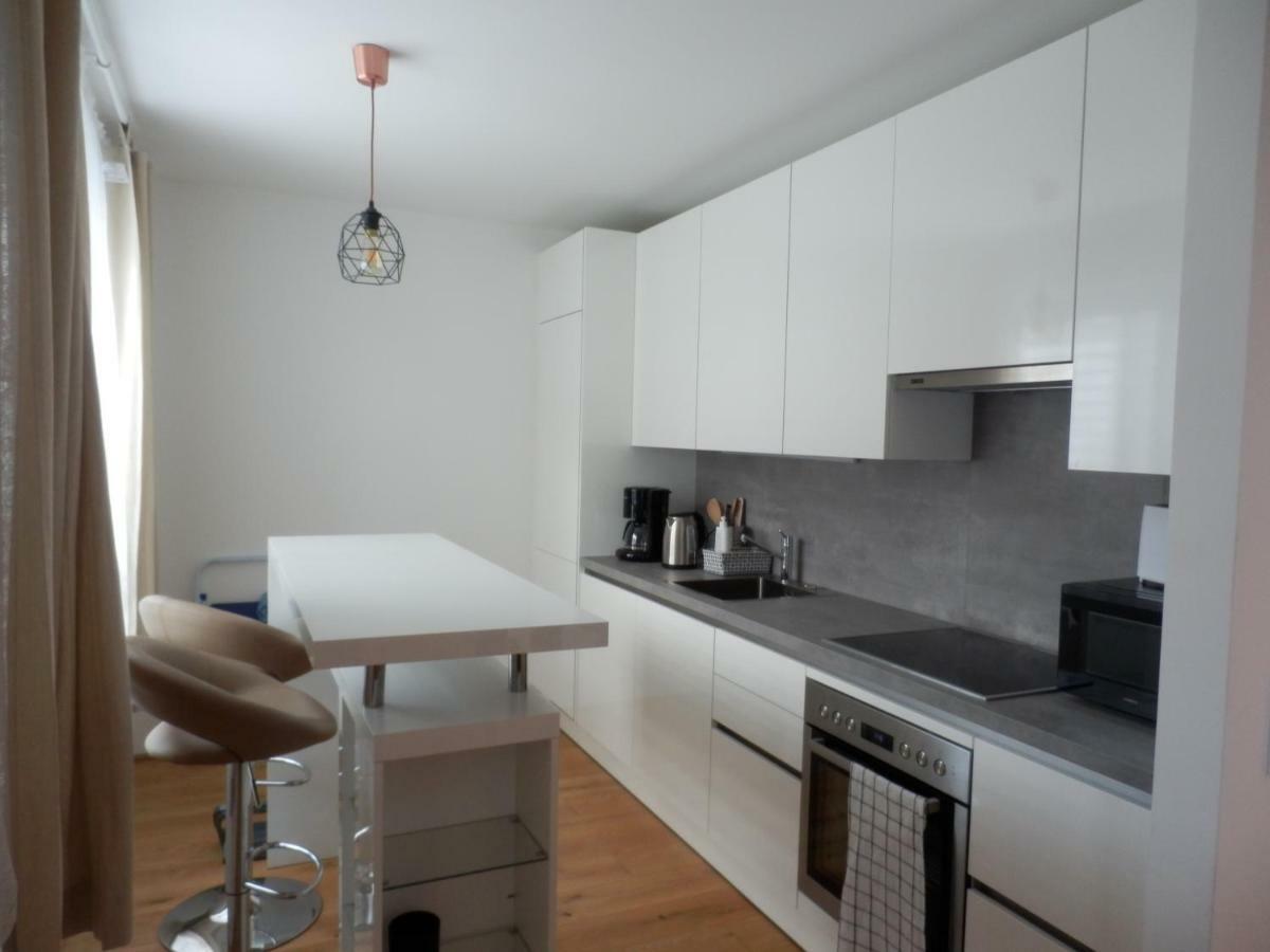 Apartament Spacious, Modern 1-Bdrm Apt Near Vic & Austria Ctr Wiedeń Zewnętrze zdjęcie