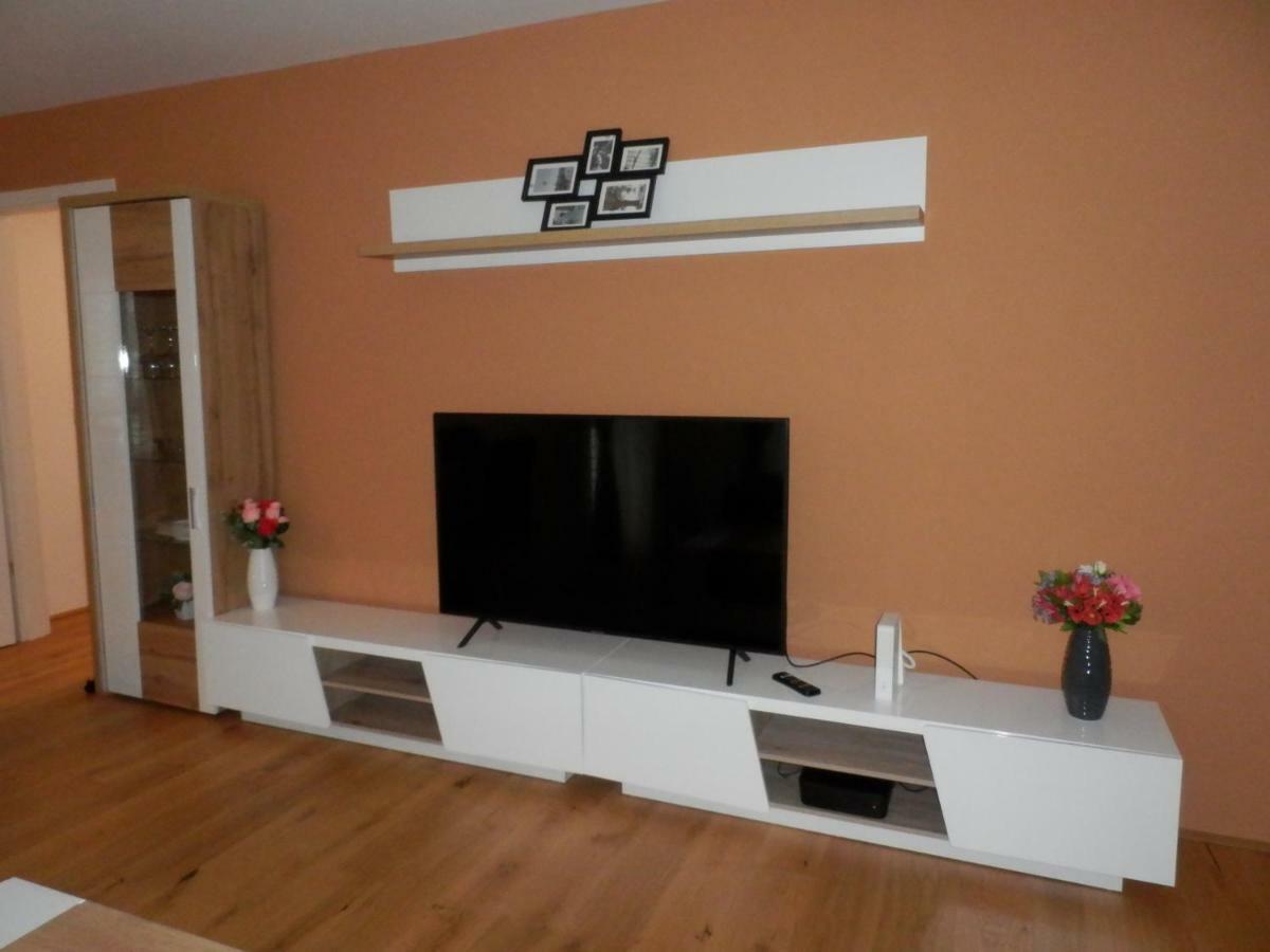 Apartament Spacious, Modern 1-Bdrm Apt Near Vic & Austria Ctr Wiedeń Zewnętrze zdjęcie