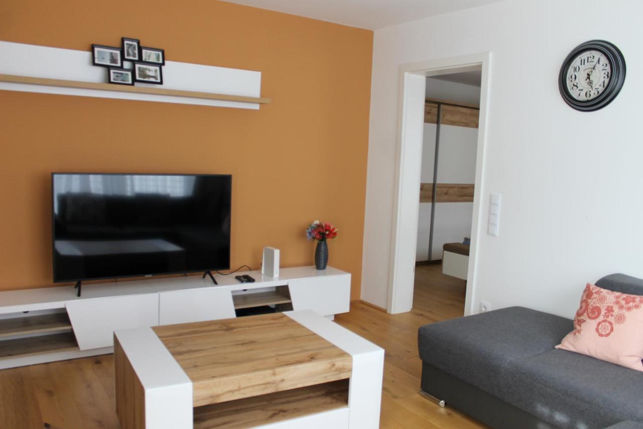 Apartament Spacious, Modern 1-Bdrm Apt Near Vic & Austria Ctr Wiedeń Zewnętrze zdjęcie